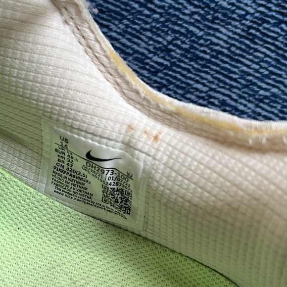 White  Athletic Sneakers Nike - Picture 10 of 10